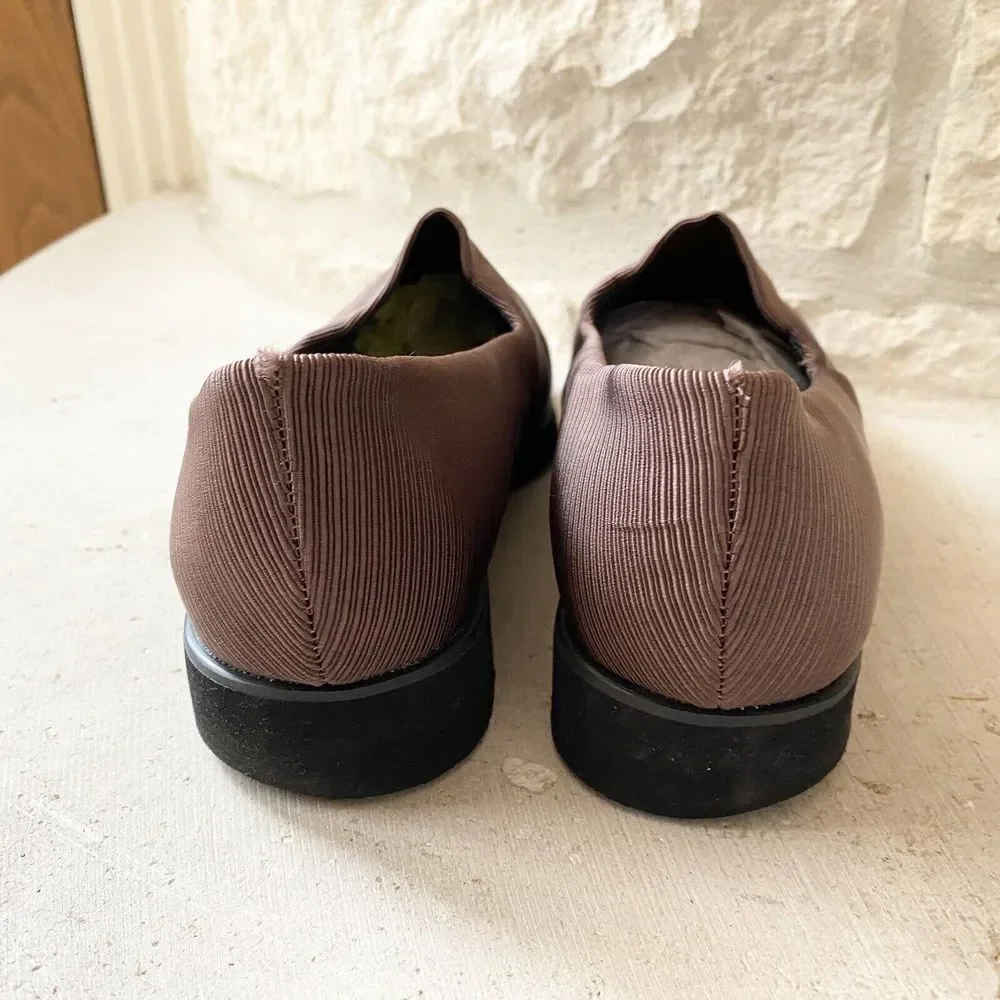 Zena Brown 7.5 Soft Stretch Fabric Low Heel Cushioned‎ Loafer